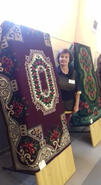 70390082_948561482149140_6381492511822577664_n Očuvanje starih zanata u Novom Pazaru: Ćilimi kao poklon, ali i devojački miraz (FOTO) 5