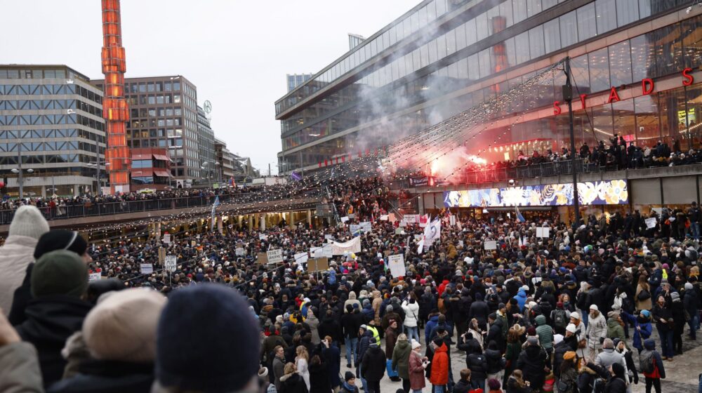 U evropskim gradovima hiljade na protestima zbog potvrda o vakcinaciji 1