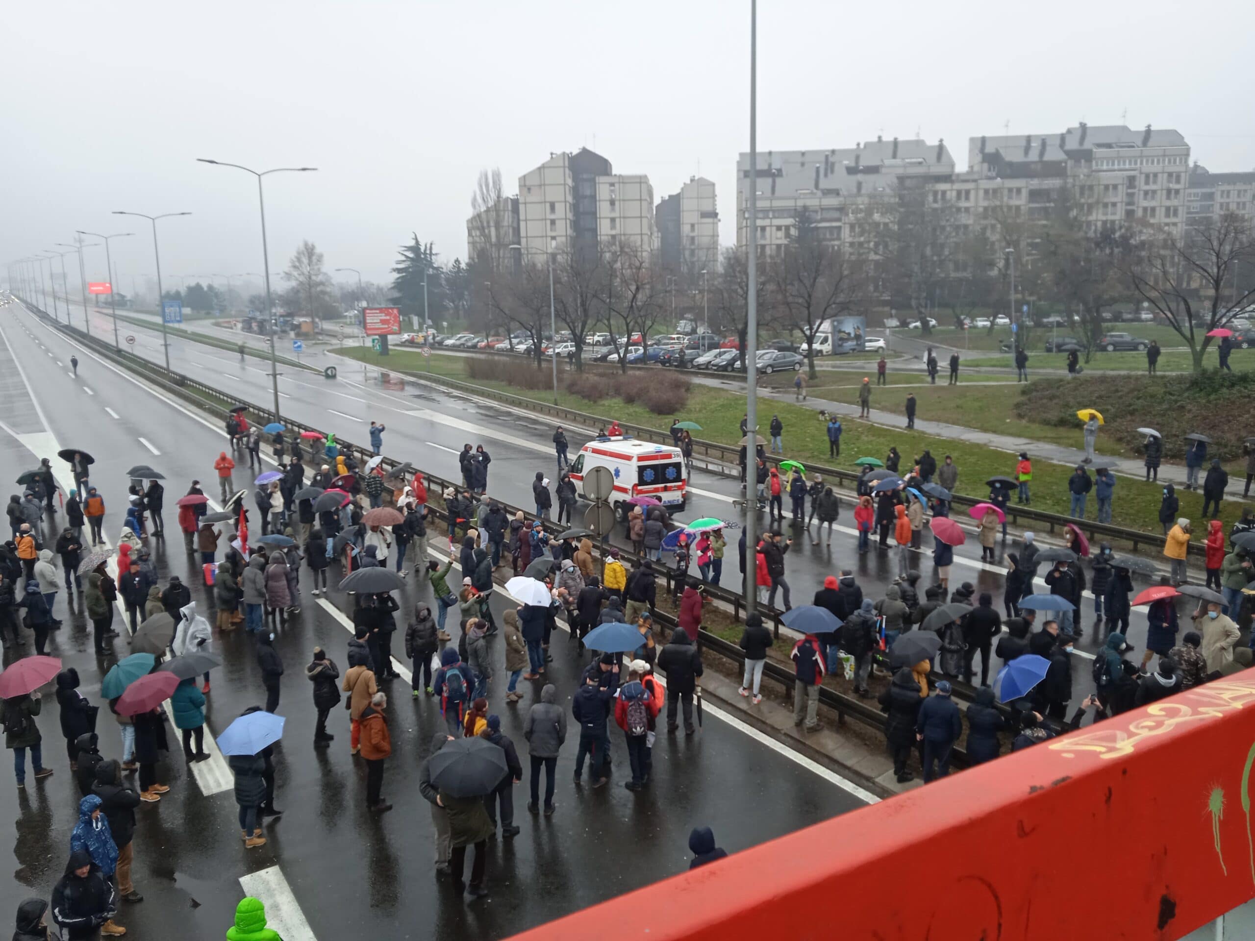 Završena blokada u Beogradu: Nakon sat vremena, građani se povukli sa auto-puta 2