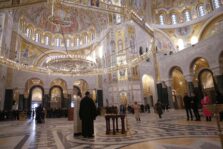 Pomen Oliveru Ivanoviću, Aleksandar Vučić upalio sveću Oliver Ivanović, hram Svetog Save Vučić upalio sveću za Olivera Ivanovića (FOTO) 5