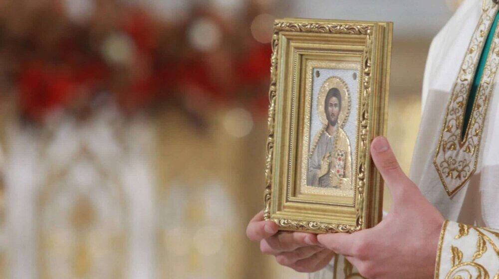 Sveta božićna liturgija služena u crkvama širom BiH (VIDEO) 1