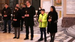 Pomen Oliveru Ivanoviću, Aleksandar Vučić upalio sveću Oliver Ivanović, Petar Petković, Milena Popović Vučić upalio sveću za Olivera Ivanovića (FOTO) 8