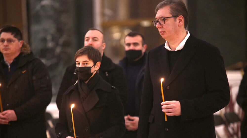 Vučić upalio sveću za Olivera Ivanovića (FOTO) 1