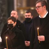 Vučić upalio sveću za Olivera Ivanovića (FOTO) 3