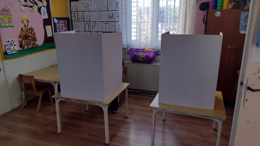 Otvorena biračka mesta u Kragujevcu 1