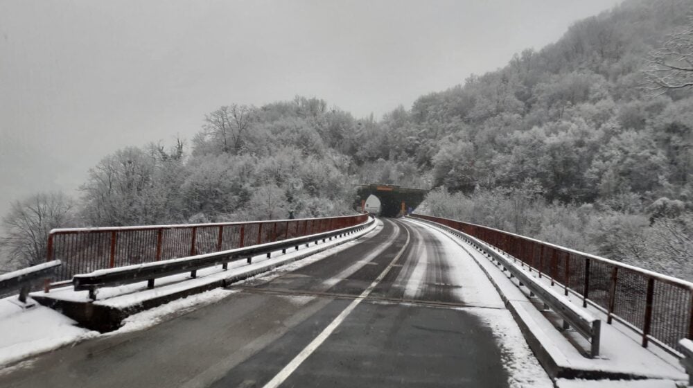 AMSS: Sneg i poledica na putevima u Srbiji 1