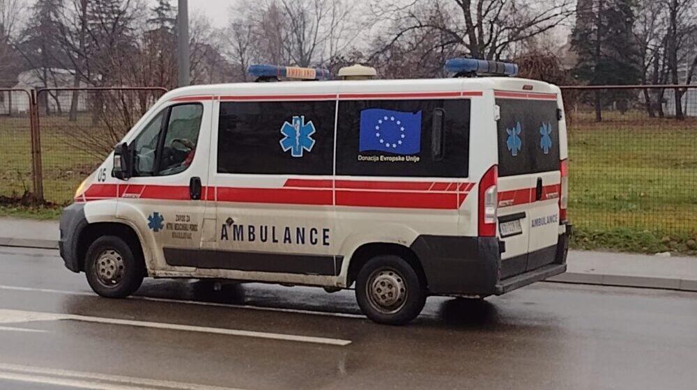RTS: Mladić teško ranjen ispred škole u Vinči 1