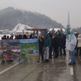 Blokada puta u mestu Pesak trajala tri sata 8