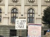 Protest ispred Narodne skupštine zbog jučerašnjeg referenduma (FOTO) 3
