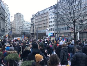 IMG_0575 Paljenjem sveća ispred Vlade Srbije završen četvrti protest protiv zagađenja vazduha (FOTO/VIDEO) 4