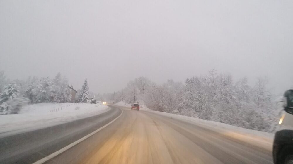 Sudar pet vozila kod Požege, nema povređenih 1