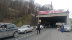 Blokada saobraćajnice kod Ložioničkog mosta završena bez incidenata (FOTO) 3