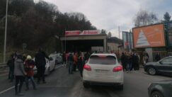 Blokada saobraćajnice kod Ložioničkog mosta završena bez incidenata (FOTO) 4
