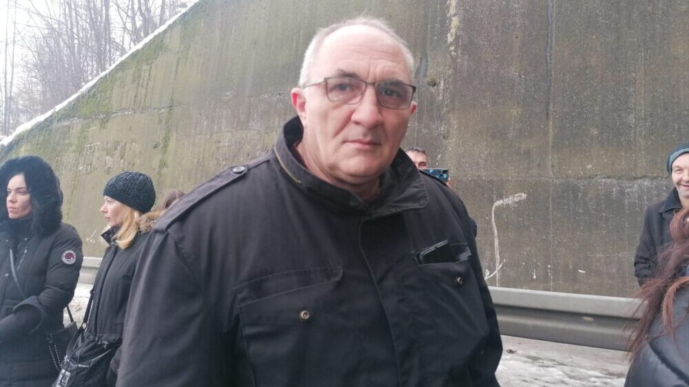 Blokada u Užicu bez incidenata, demonstranti poručili: "Rio Tinto, odlazi!" 4 Blokada u Užicu bez incidenata, demonstranti poručili: "Rio Tinto, odlazi!" 4