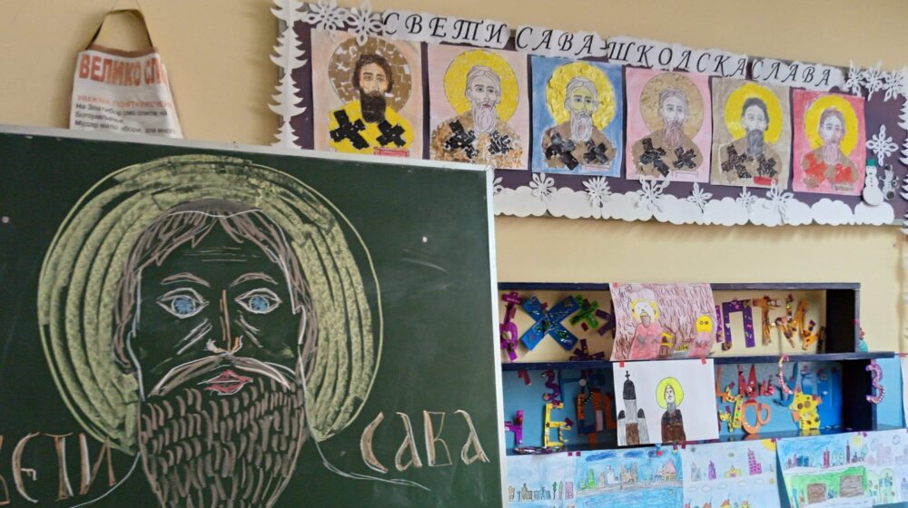 Kako će u OŠ "Aleksa Šantić" u Sečnju, čija je direktorka lane bila protiv verskog obreda u školi, sutra proslaviti Svetog Savu? 1