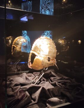 Novi Sad: Otvorene dve izložbe „spojene“ simboličnim mostom 3