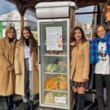 Klimatske aktivistkinje postavile Zajednički frižider u Beogradu 3