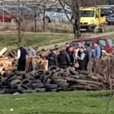 Novi Sad: Na paljenju badnjaka goreće i stare gume 15