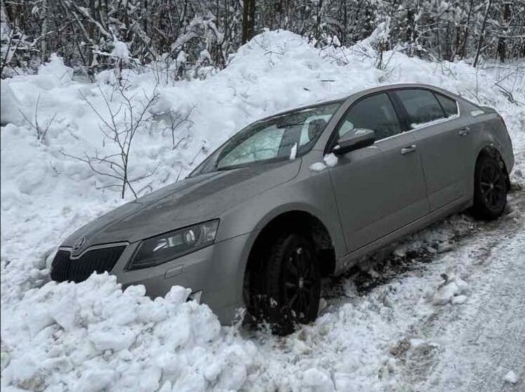 SSP: U Kniću decu vode kod doktora preko zaleđenih staza 1