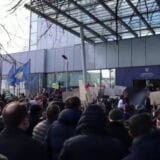 Manji incidenti na protestu zbog poskupljenja struje u Prištini 8
