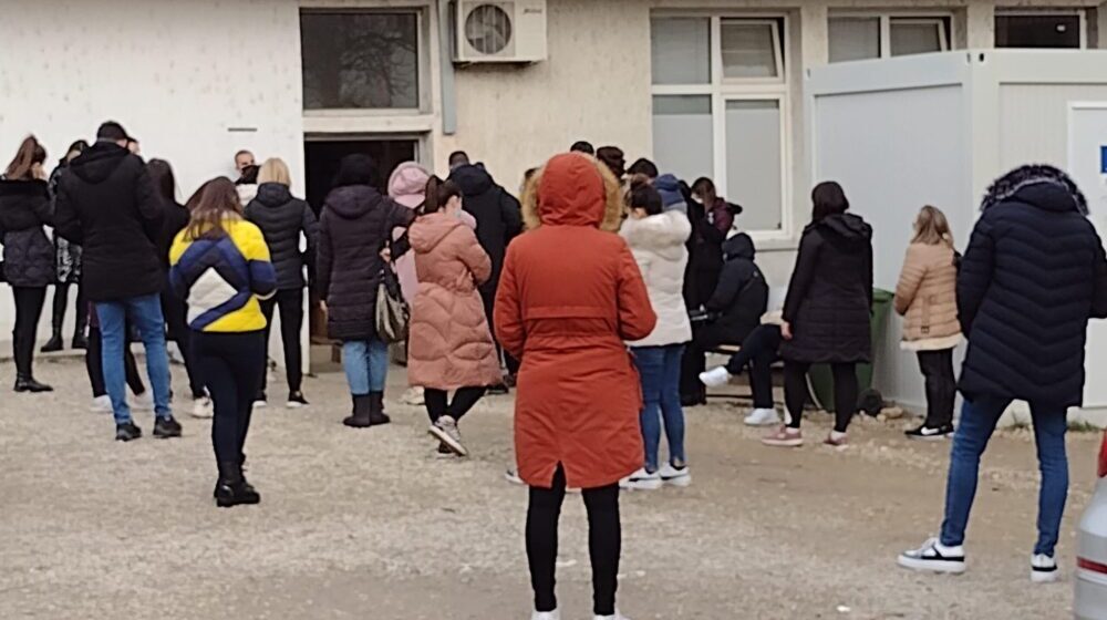 U Šumadiji više od hiljadu, u Kragujevcu 700 novoobolelih 1