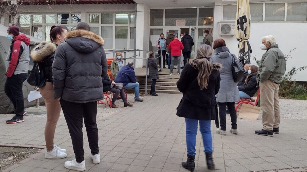 Juče u Kragujevcu više od 600 novoobolelih 1