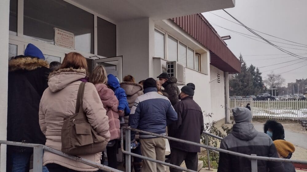 U Šumadiji 915, u Kragujevcu 639 novih kovid pacijenata 1