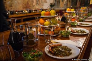 Čak 250 bolesti se prenosi hranom: Kako dolazi do trovanja i koji su simptomi? 2