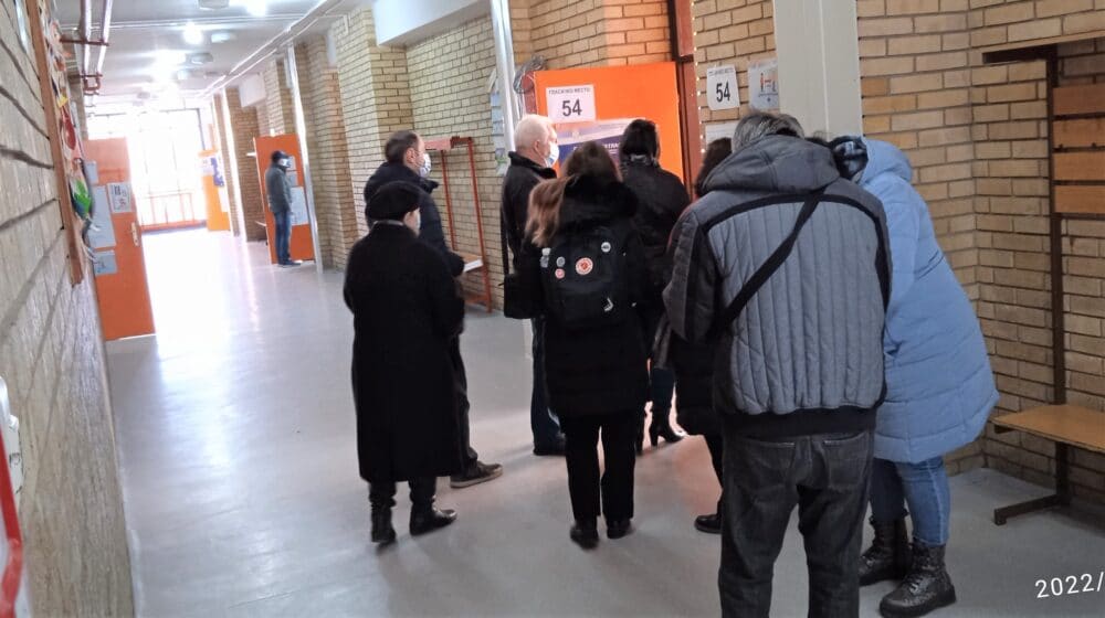 Novi Sad: Zatvorena birališta 1