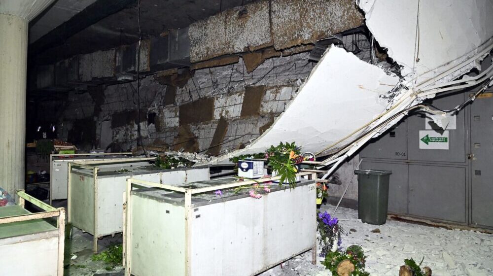Sedmoro ljudi lakše povređeno nakon što se obrušio krov na pijaci Stari Merkator 1