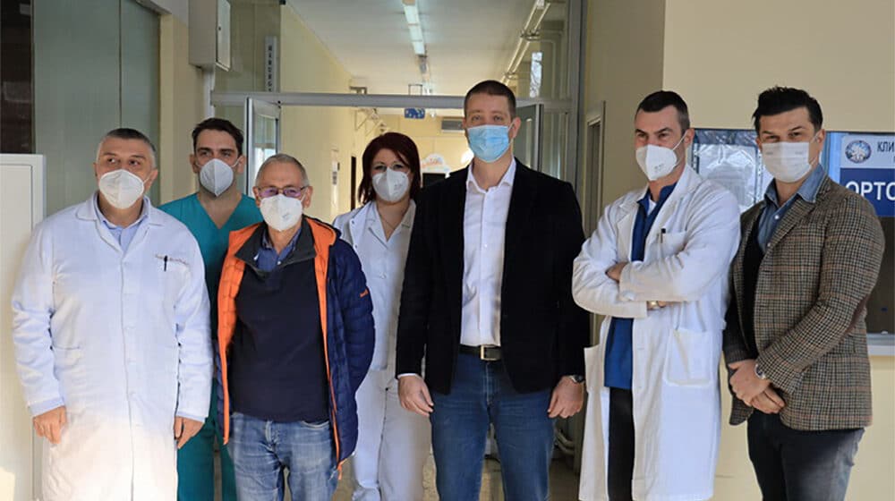 Čuveni španski hirurg dr Norberto Ventura ponovo operiše u UKC Kragujevac 1