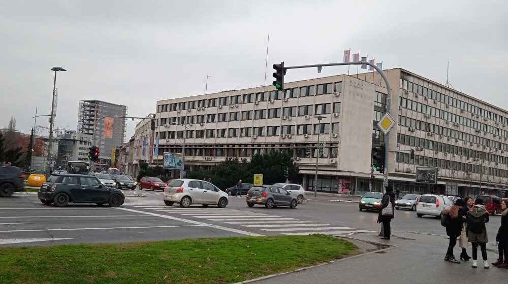 Novi Sad: Biračka mesta otvorena, nema gužvi 1