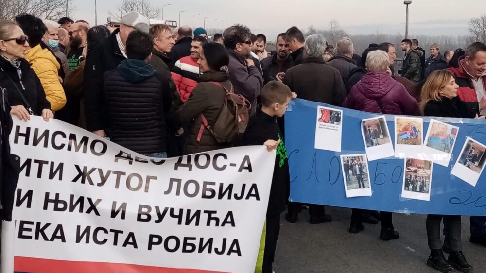 U Brezjaku blokiran put „zahvaljujući izjavama predsednika“, u Šapcu uglavnom desničari 2