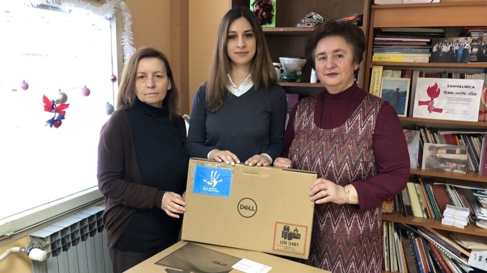 SBB fondacija donirala kompjutersku opremu Ženskom centru Užice 1