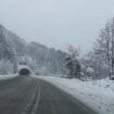 Stanje na putevima u Srbiji: Sneg i poledica na kolovozima, potreban je oprez zbog odrona, na snazi je i zabrana za šlepere 20