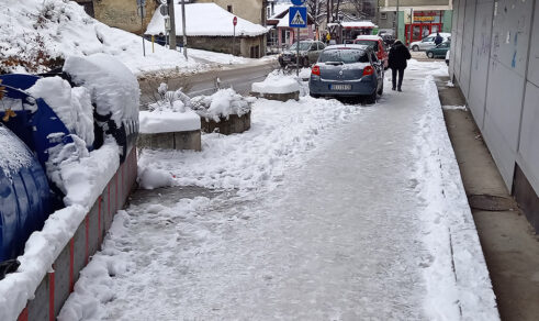 Zbog leda i snega povećan broj ortopedskih pacijenata u užičkoj bolnici (FOTO/VIDEO) 8