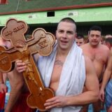 Na jugu Srbije se za Časni krst plivalo i u Vladičinom Hanu 10