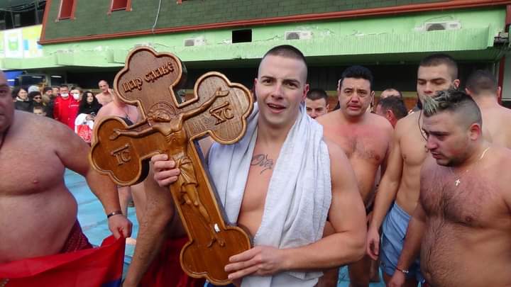 Na jugu Srbije se za Časni krst plivalo i u Vladičinom Hanu 1