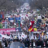 Demonstranti u Vašingtonu optimistični da će Vrhovni sud ukinuti pravo na abortus 1