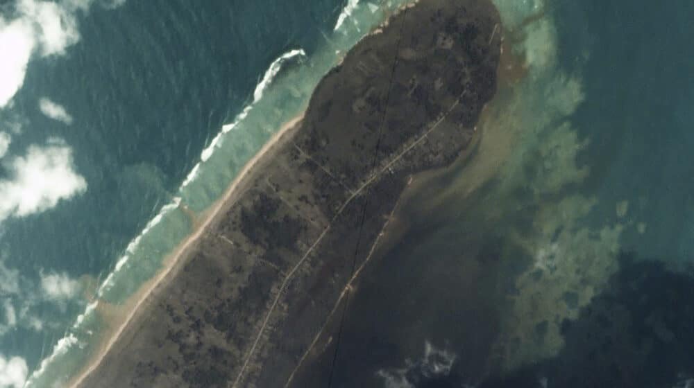 Prvi avioni sa humanitarnom pomoći i opremom za komunikaciju stigli na Tongu 1