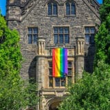 Krst i kvir: Vernici se autuju 7