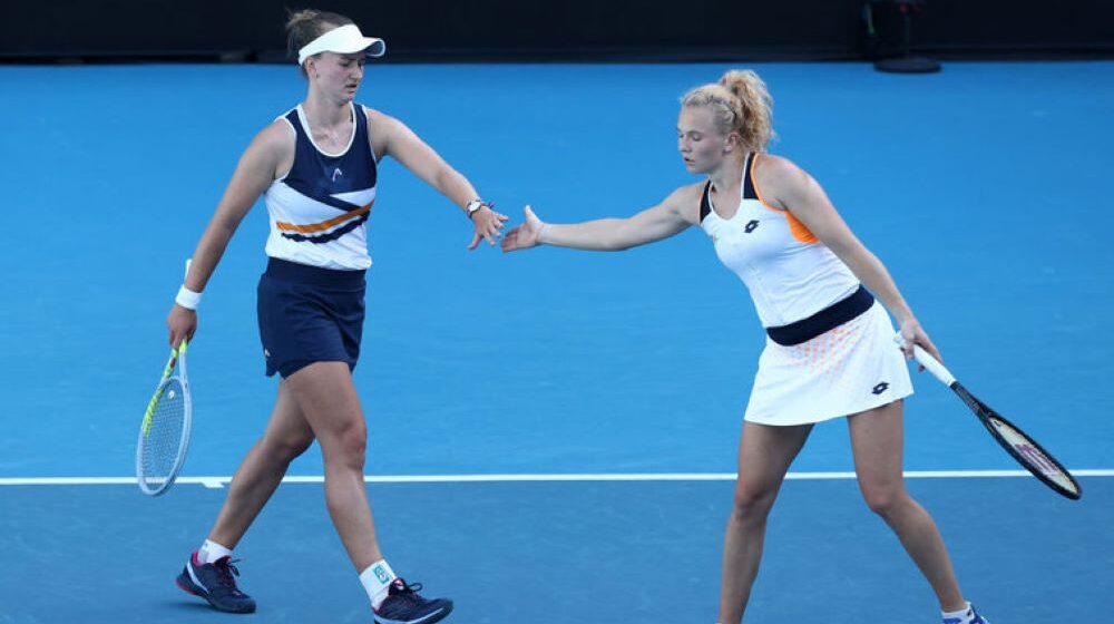Krejčikova i Sinijakova osvojile titulu u dublu na Australijan openu 1