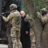 Ubijen otmičar koji je držao četvoro talaca u sinagogi u Teksasu 8