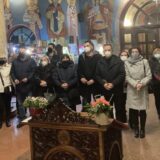 Niška opozicija odala pomen Oliveru Ivanoviću paljenjem sveća u Sabornom hramu 15