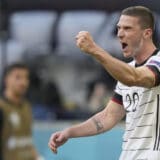 Inter dovodi Robina Gosensa 4