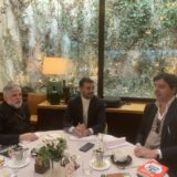 Savo Manojlović sa vladikom Grigorijem i Dejanom Bodirogom 5