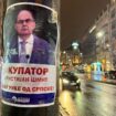 U Beogradu "Naši" lepili plakate protiv Kristijana Šmita 20