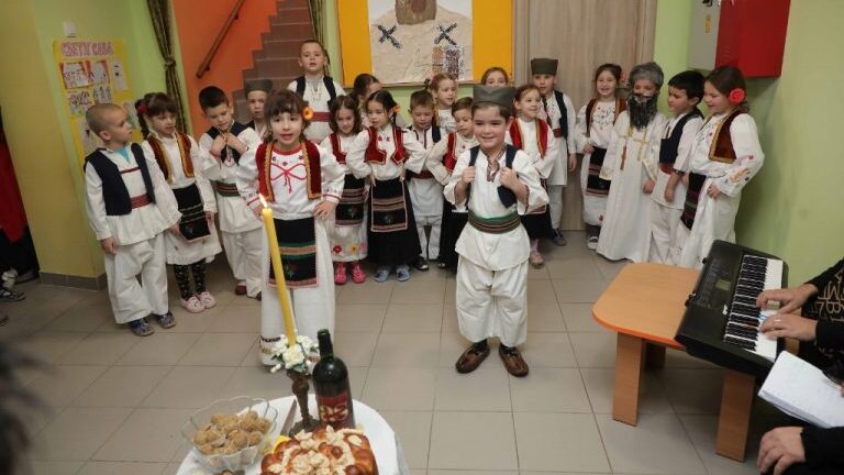 Proslava Svetog Save podelila javnost: Verski obred u školama nije protivustavan, ali ni obavezan 20
