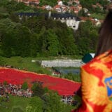 Slavlje uz muziku zbog osveštavanja krsta u Crnoj Gori, uprkos danu žalosti 14