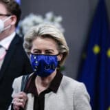 Fon der Lajen u problemima zbog SMS korespondencije sa šefom Fajzera 6